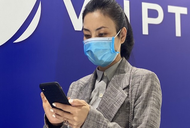 'Cuộc chiến' virus Corona: Viettel lắp 22 cầu truyền hình, VNPT miễn phí gọi hotline