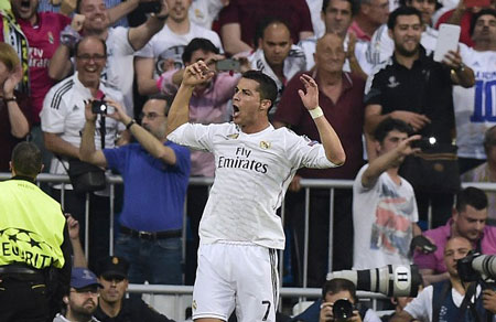 ĐIỂM TIN: Ronaldo san bằng 2 kỷ lục, Arsenal đàm phán mua Gundogan