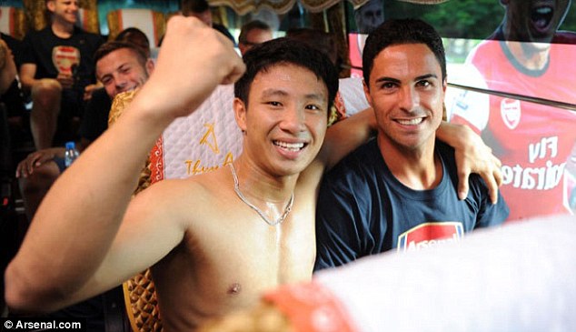 Tới Emirates, “Running man” muốn thi chạy với… Theo Walcott