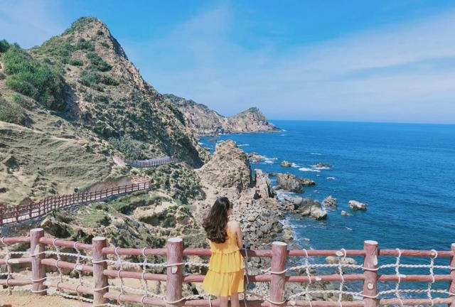 Thỏa sức 'sống ảo' ở con đường đi bộ ven biển tuyệt đẹp ở Quy Nhơn