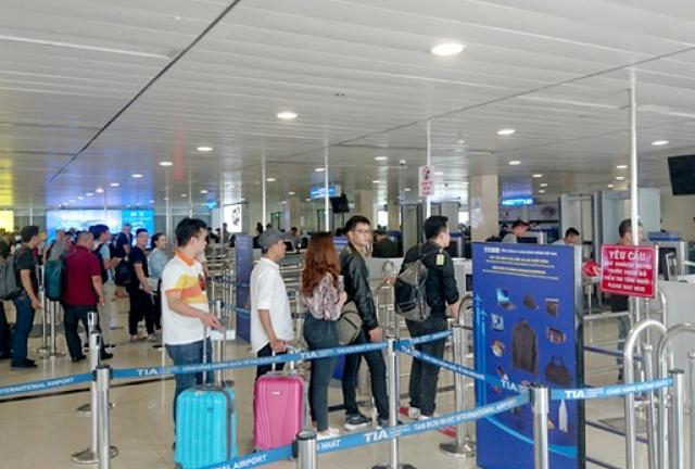 Đến sân bay trước mấy tiếng là hợp lý?
