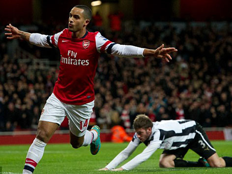Ghi 3 bàn, Newcastle vẫn tan tác tại Emirates