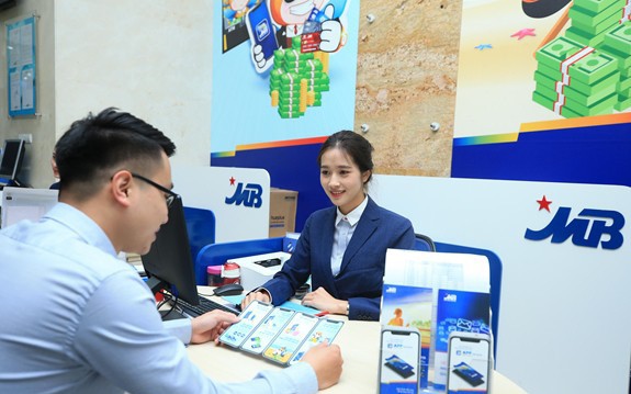 Thu nhập nhân viên MBB tăng lên 33,49 triệu, thẳng tiến vào Top đầu