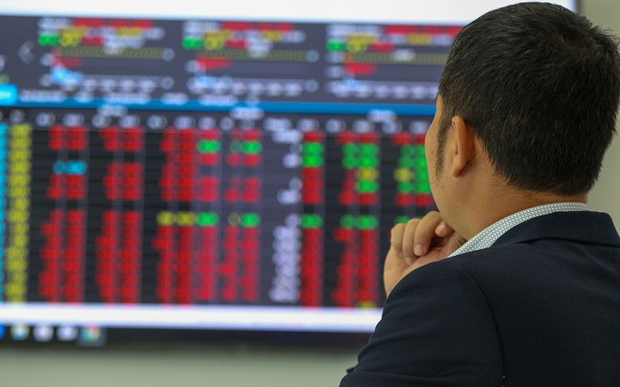 Chứng khoán 9/10: Nhà đầu tư lại bị 'úp sọt', SAB trở thành 'tội đồ'