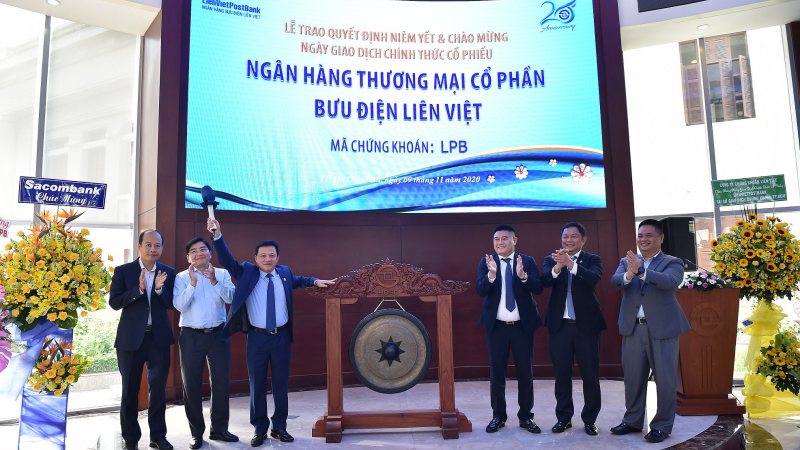 Cổ phiếu LPB của LienVietPostBank tăng 1.000 đồng ngày đầu tiên chào sàn Hose