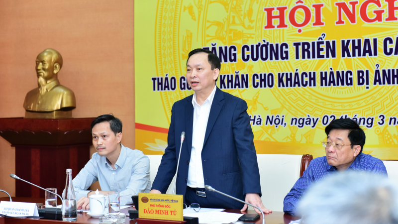Dịch Covid-19: Phó Thống đốc Đào Minh Tú 'khen ngợi' 20 NHTM tích cực hỗ trợ khách hàng