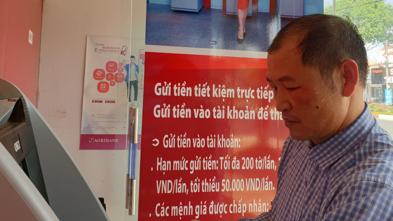 Agribank chi nhánh tỉnh Đắk Lắk trang bị máy CDM phục vụ khách hàng