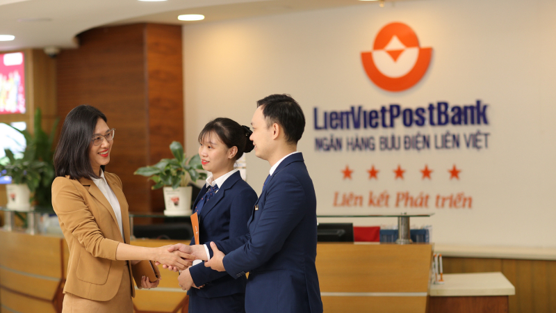 LienVietPostBank (LPB) sẽ niêm yết trên sàn HOSE, chia cổ tức bằng cổ phiếu, phát hành riêng lẻ cho nhà đầu tư nước ngoài