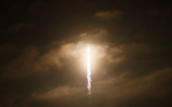 SpaceX phóng thành công tên lửa 'tái chế' đưa các phi hành gia lên Trạm Vũ trụ