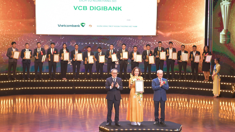 VCB Digibank của Vietcombank được vinh danh tại Lễ trao giải thưởng Sao Khuê 2021