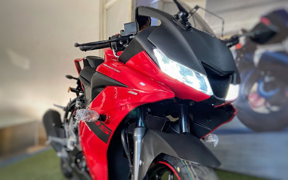 Yamaha R15 V3.0 mới ra mắt, giá chỉ chưa đến 48 triệu đồng