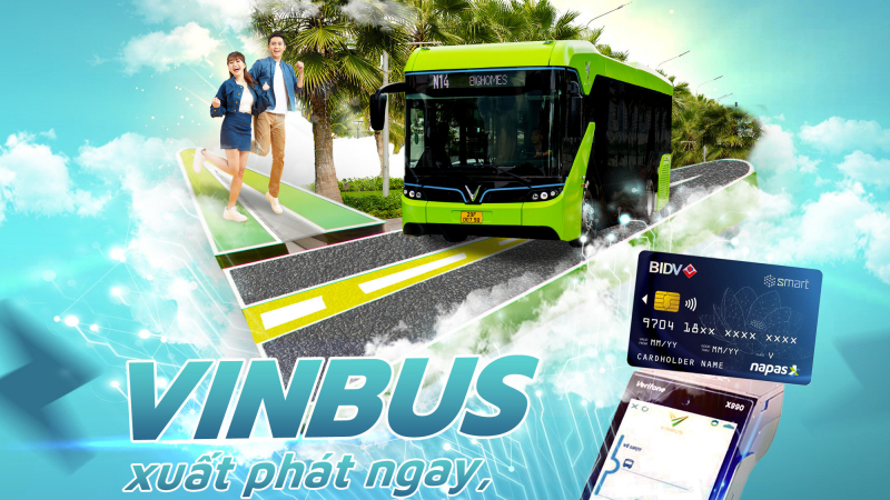 Người dân Thủ đô mua vé xe buýt điện bằng thẻ BIDV NAPAS