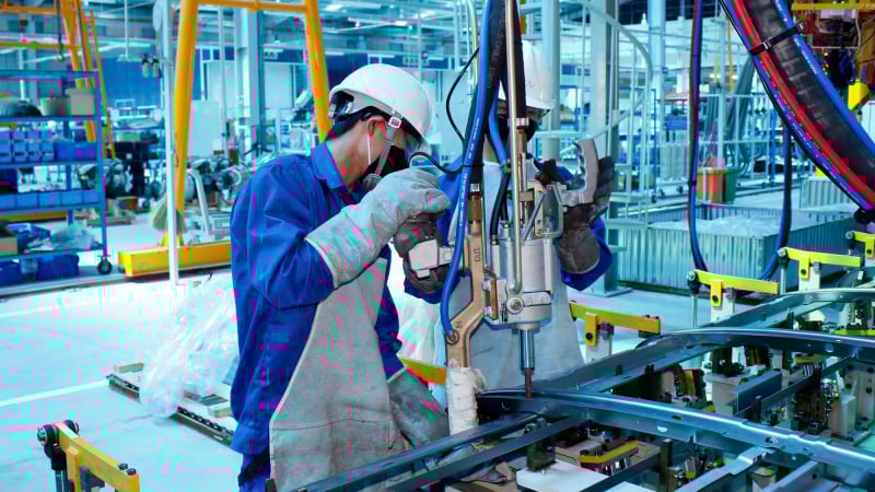 Hỗ trợ 3,7 triệu đồng cho NLĐ nghỉ việc không lương vì dịch Covid-19