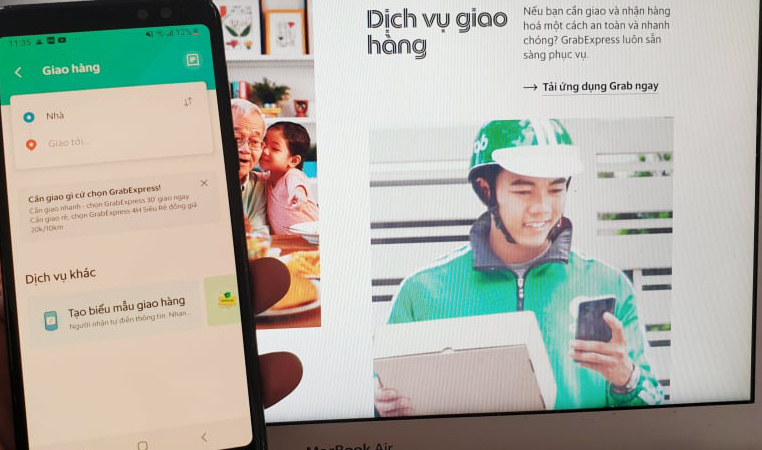 Hà Nội sẽ tạm dừng shipper giao hàng như Grab, Now, Gojek...