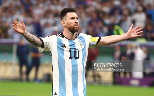 'HLV Louis van Gaal đã dùng bài futsal khiến Messi và Argentina ngỡ ngàng'