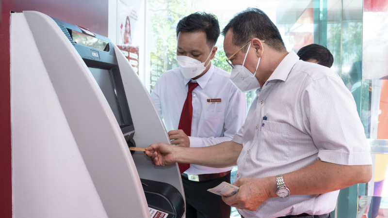 Agribank chi nhánh Long An khai trương ngân hàng tự động Autobank thứ 5