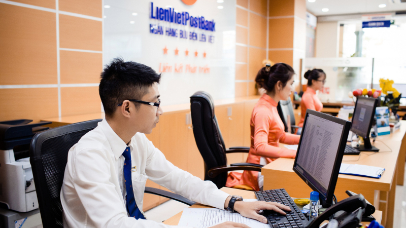 Lô cổ phần LPB của VNPost 'ế' người mua - “Game nhà nước thoái vốn” đã hết “nhiệm màu”?