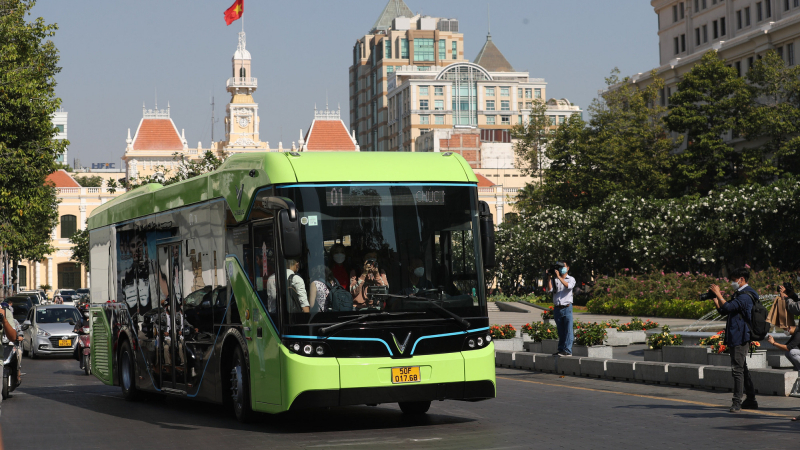 VinBus khai trương tuyến buýt điện đầu tiên kết nối mạng lưới vận tải công cộng TP.HCM