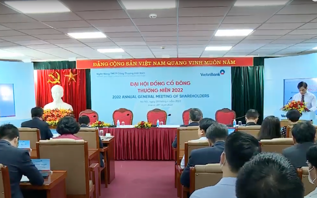 Sếp VietinBank: 'Giờ này các cổ đông có thể đặt lệnh và mua thêm cổ phiếu CTG'