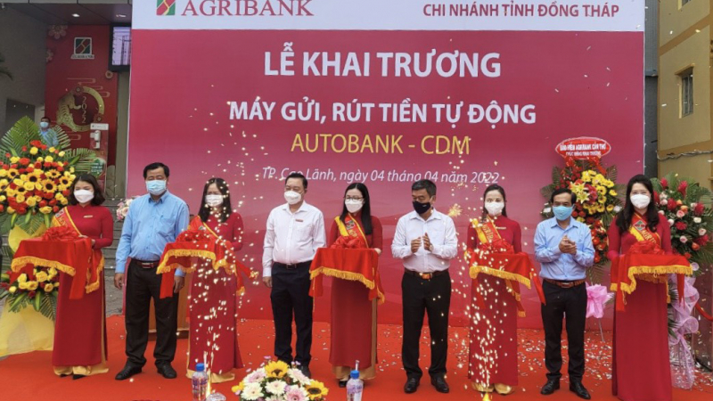 Agribank Đồng Tháp khai trương 2 máy Autobank CDM