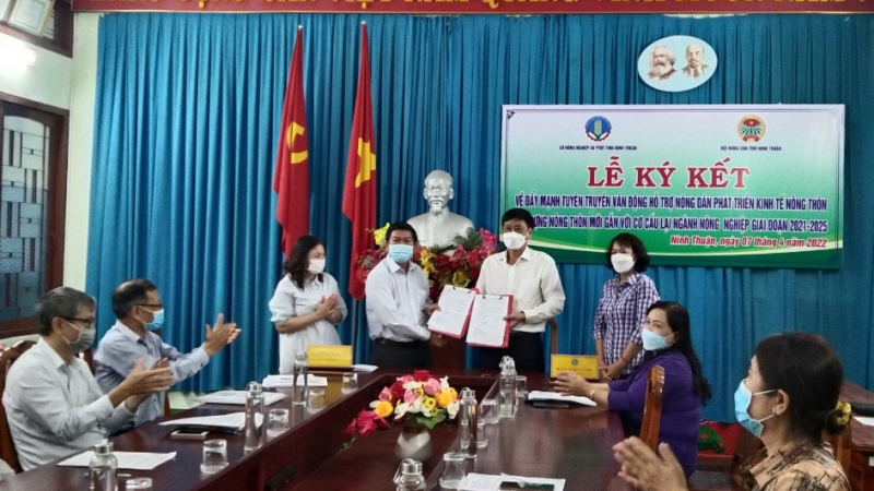 Hội Nông dân-Sở Nông nghiệp Phát triển nông thôn tỉnh Ninh Thuận ký kết chương trình hỗ trợ nông dân