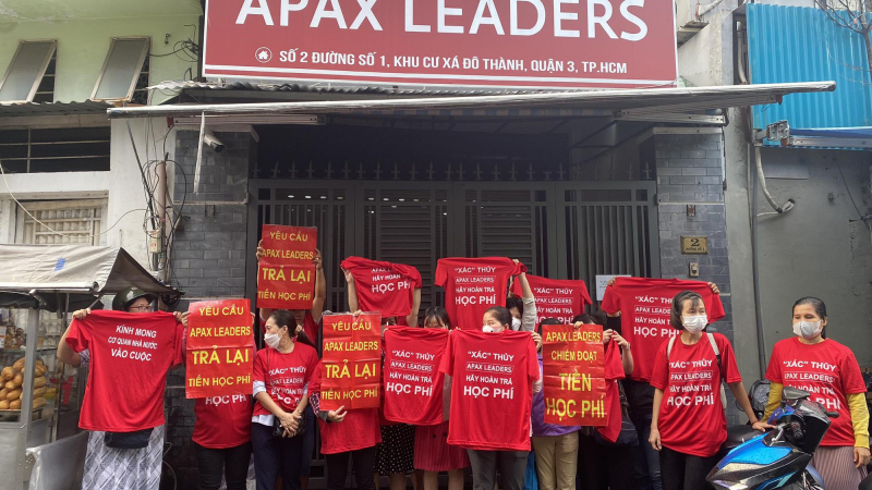 Apax Leaders đưa ra 3 phương án 'cấn nợ', phụ huynh cương quyết từ chối