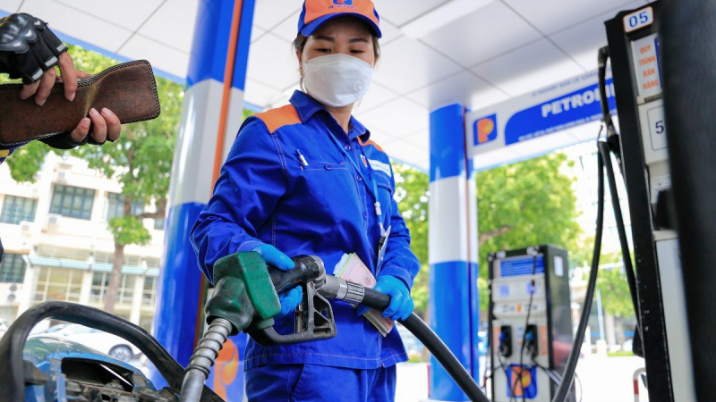 Mới 16% doanh nghiệp xuất hóa đơn điện tử bán lẻ xăng dầu: Petrolimex nói thuận lợi, vì sao doanh nghiệp khác than khó?