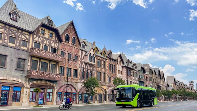 Chu du Phú Quốc từ ngày sang đêm bằng tuyến VinBus 24/7 miễn phí 
