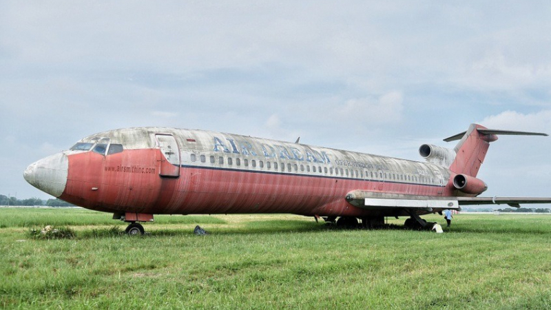 Bên trong máy bay Boeing 727 bị 'bỏ rơi' 16 năm tại Nội Bài