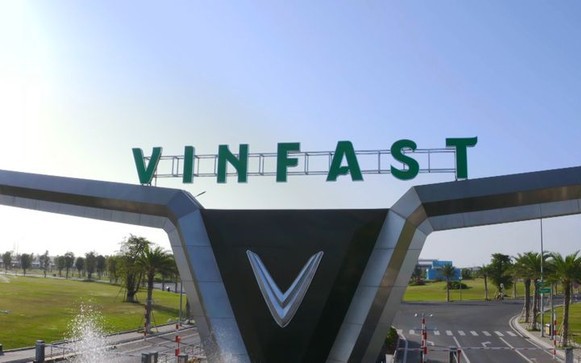 VinFast 'bùng nổ' trên sàn chứng khoán Mỹ: VIC 'tím lịm' khi thị trường mở cửa, tài sản tỷ phú Phạm Nhật Vượng tăng sốc