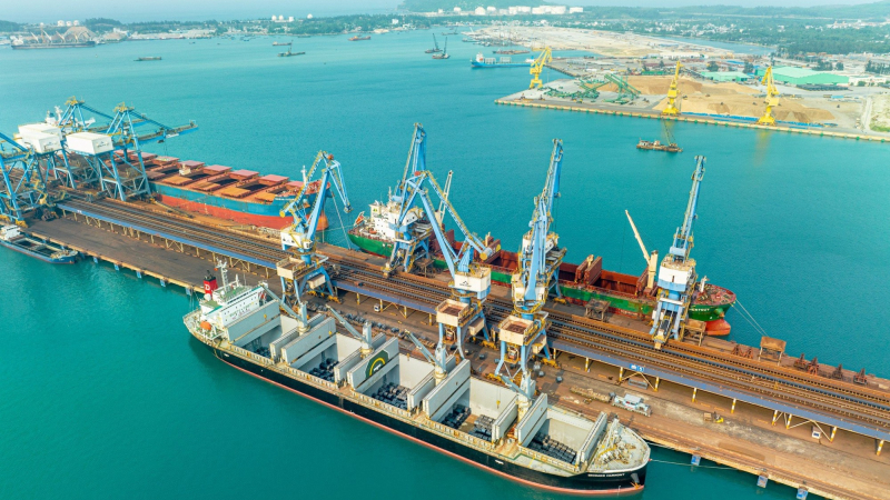 Lượng thép tiêu thụ của Hoà Phát (HPG) 8 tháng đầu năm sụt giảm 25%