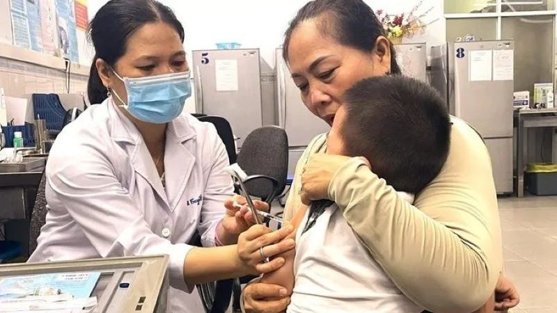 TP.HCM tăng tốc tiêm vaccine sởi cho nhóm trẻ đặc biệt