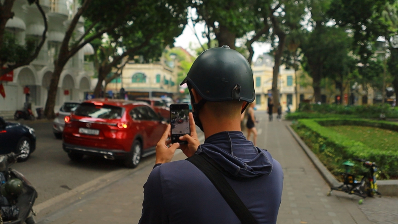 Video: Người dân vừa tố vi phạm giao thông qua Zalo, vài phút sau CSGT đã tới xử lý