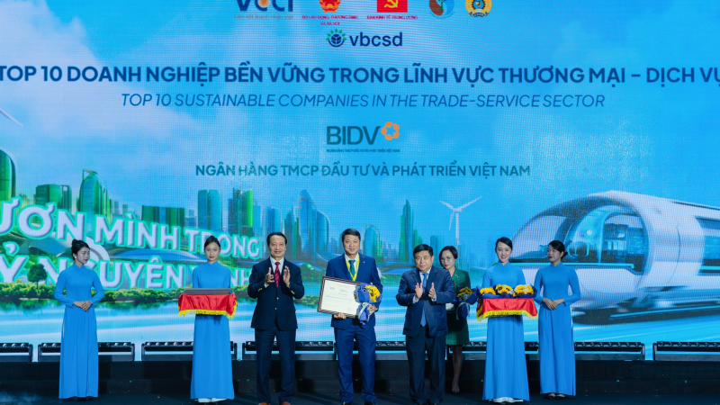 BIDV lần thứ 6 vào Top 10 Doanh nghiệp bền vững lĩnh vực thương mại - dịch vụ