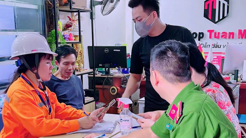 EVNHANOI tuyên truyền sử dụng điện an toàn tiết kiệm