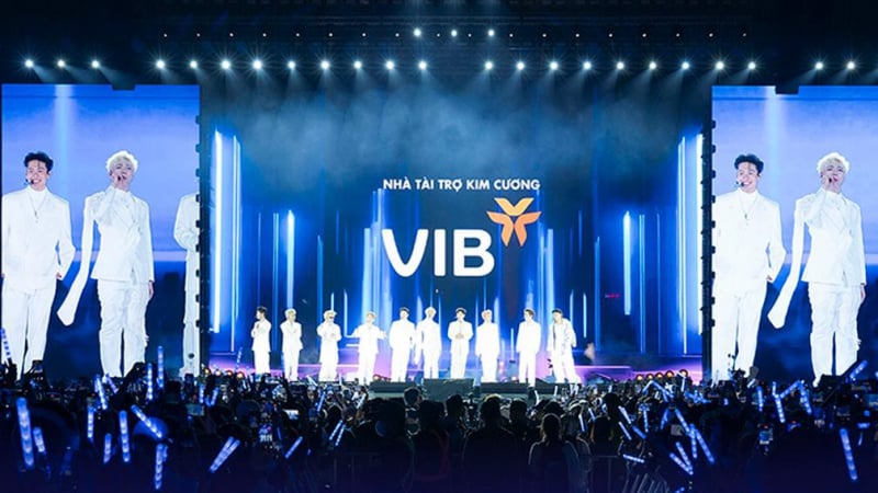 “VIB dẫn đầu xu thế thẻ” trở thành fanchant trong concert Anh Trai “Say Hi”