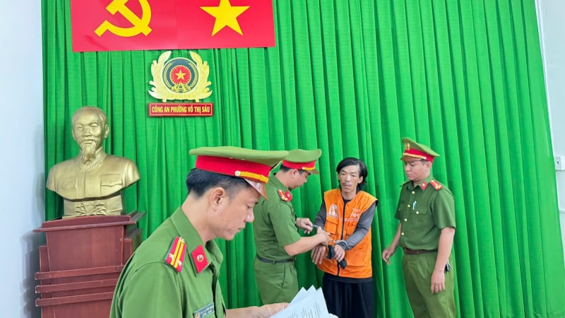 Bắt khẩn cấp tài xế xe buýt hỗn chiến với nhân viên giao hàng Shopee ở TP.HCM