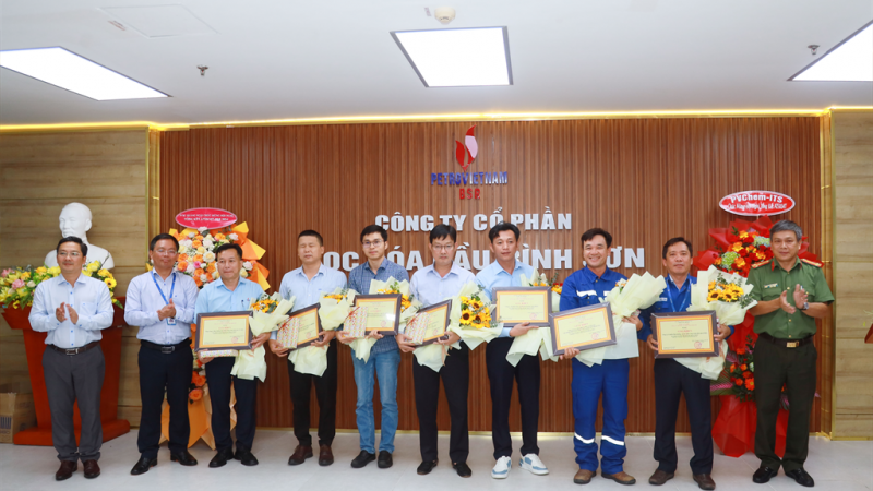 BSR khen thưởng các nhà thầu, đối tác góp phần đảm bảo vận hành an toàn NMLD Dung Quất trong năm 2024