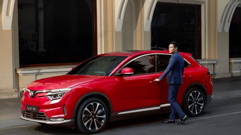 So găng VF 8 với Honda CR-V e: HEV RS: Xe điện vẫn “trên cơ” hoàn toàn xe hybrid