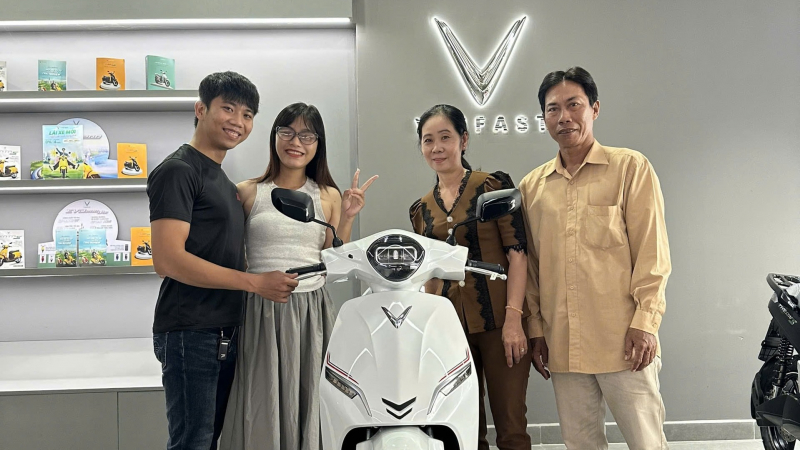 Đổi từ Honda SH sang VinFast Feliz S, chủ xe nói gì?