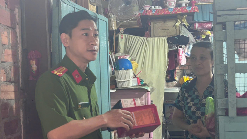 Cảnh sát TP.HCM tăng cường hướng dẫn PCCC và CNCH tại khu dân cư Mả Lạng 
