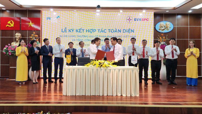 EVNSPC ký kết hợp tác toàn diện với PVcombank