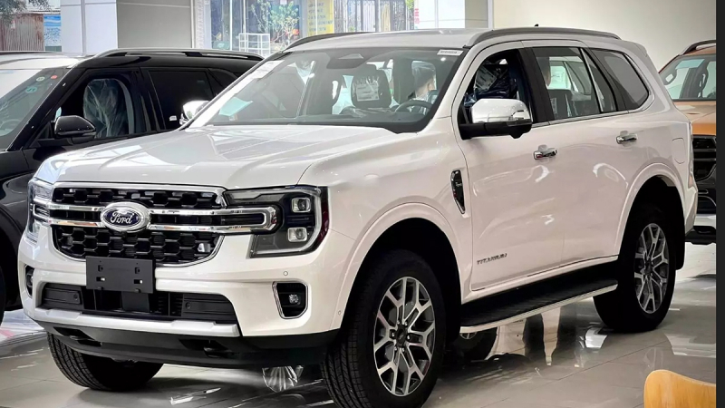 Giá xe Ford Everest lăn bánh tháng 5/2024: Bán chạy vẫn giảm không 'phanh'