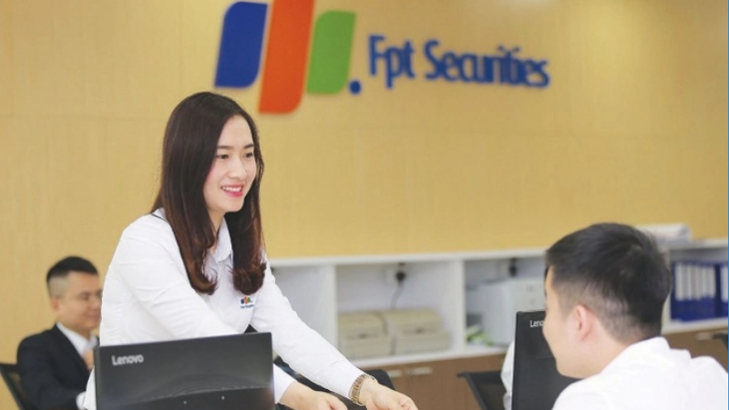 Cổ phiếu liên tục lập đỉnh, Tổng Giám đốc Chứng khoán FPT (FTS) gom hơn 160.000 cổ phiếu