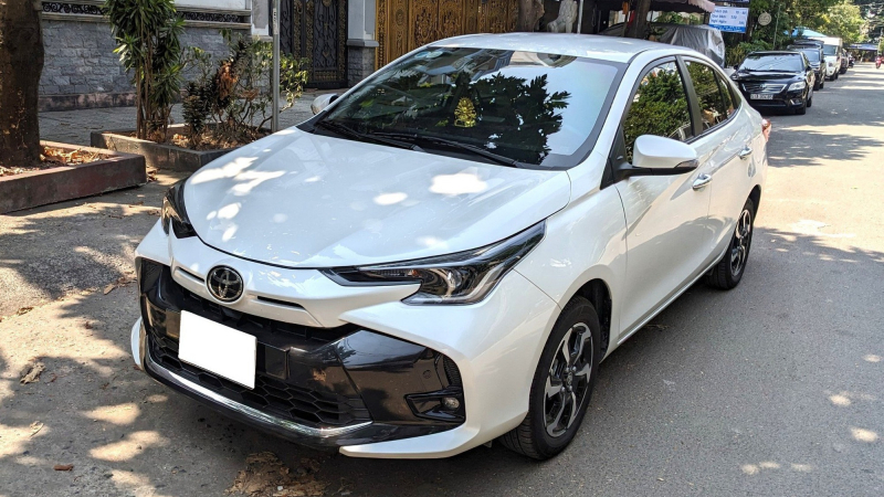 Toyota Vios cũ xuống giá ngỡ ngàng vì Hyundai Accent