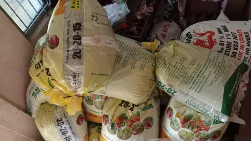 Công ty Yên Trang ở Long An phân phối phân bón giả, Cục QLTT nói đang hoàn chỉnh hồ sơ, đề xuất xử lý 