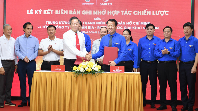 Trung ương Đoàn TNCS Hồ Chí Minh và Sabeco hợp tác  lắp đèn năng lượng mặt trời, trồng cây xanh ở 20 địa phương