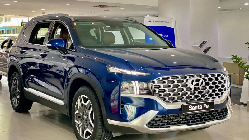 Giá xe Hyundai Santa Fe lăn bánh tháng 7/2024: Giảm giá xả kho đón bản mới