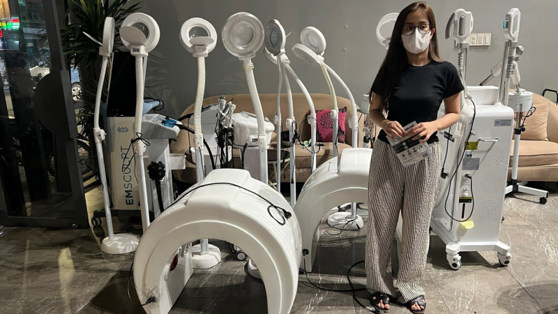 Mở spa 'chui' làm dịch vụ nam khoa để cưỡng đoạt tài sản, 7 người bị bắt