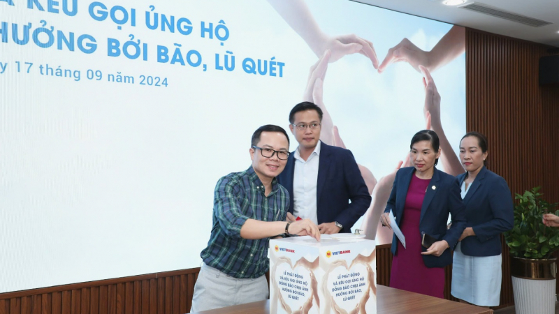 Tập thể Vietbank quyên góp hơn 700 triệu trong 120 phút của lễ phát động kêu gọi ủng hộ đồng bào